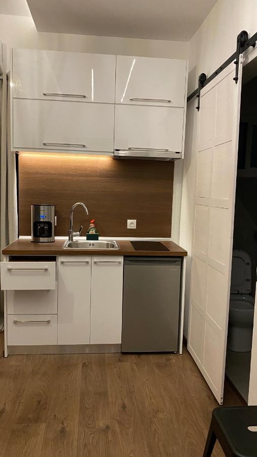 Modern Tiny House In וולוס מראה חיצוני תמונה